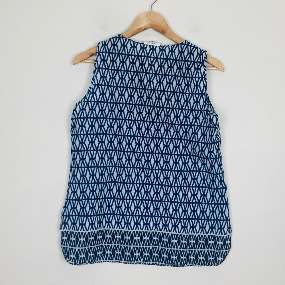 Tyler Boe sleeveless, split neck, blue and white print tunic top. Size 8 - Picture 2 of 4